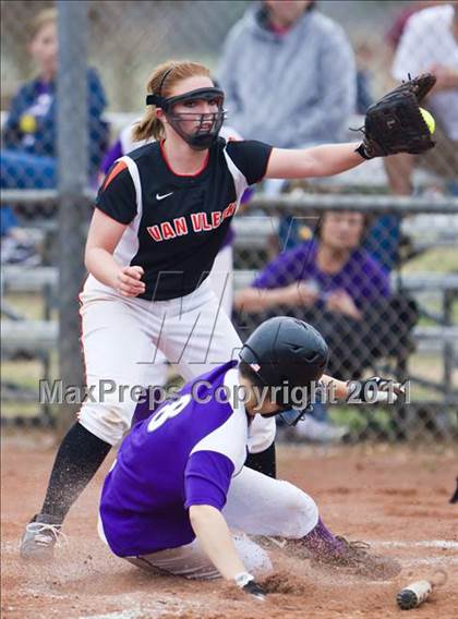 Thumbnail 1 in Angleton vs Van Vleck (First Capitol Classic) photogallery.