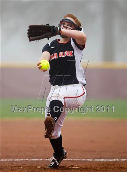 Thumbnail 3 in Angleton vs Van Vleck (First Capitol Classic) photogallery.