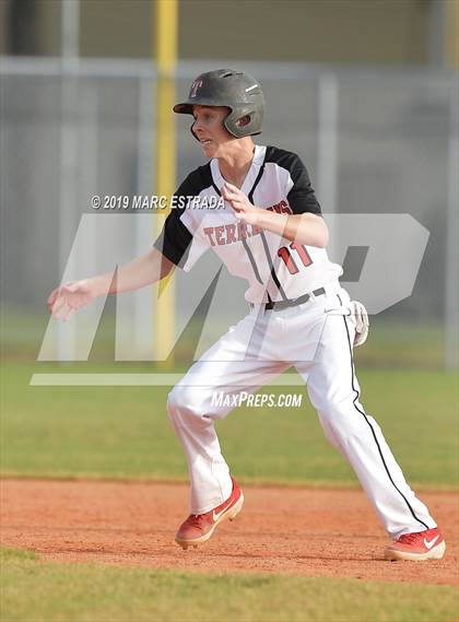 Thumbnail 1 in Tampa Prep vs Tarpon photogallery.