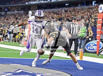 Thumbnail 3 in Canadian vs. Newton (UIL 3A Division 2 Championship) photogallery.