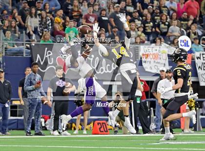 Thumbnail 1 in Canadian vs. Newton (UIL 3A Division 2 Championship) photogallery.