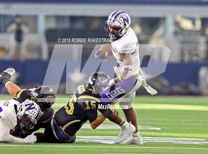 Thumbnail 3 in Canadian vs. Newton (UIL 3A Division 2 Championship) photogallery.