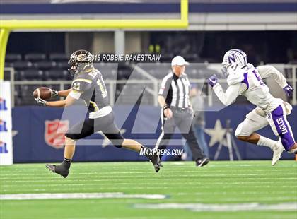 Thumbnail 3 in Canadian vs. Newton (UIL 3A Division 2 Championship) photogallery.