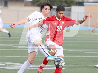 Thumbnail 2 in Carlsbad vs. Montgomery (Grossmont Holiday Tournament) photogallery.