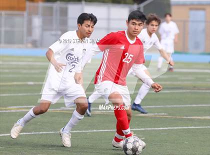 Thumbnail 3 in Carlsbad vs. Montgomery (Grossmont Holiday Tournament) photogallery.