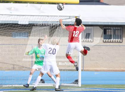 Thumbnail 1 in Carlsbad vs. Montgomery (Grossmont Holiday Tournament) photogallery.