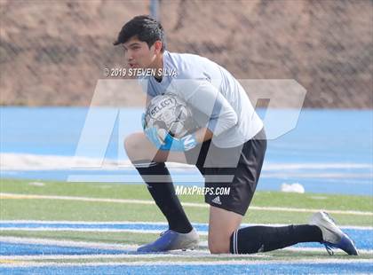 Thumbnail 3 in Carlsbad vs. Montgomery (Grossmont Holiday Tournament) photogallery.