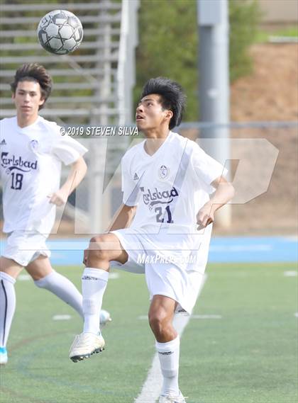 Thumbnail 1 in Carlsbad vs. Montgomery (Grossmont Holiday Tournament) photogallery.