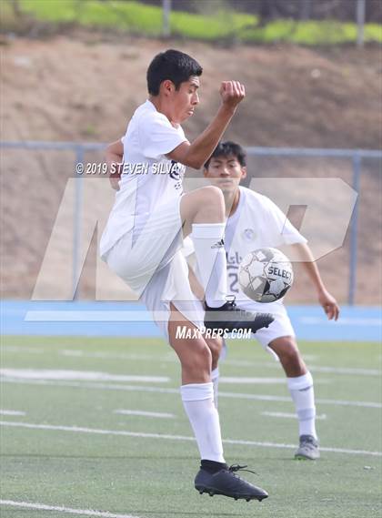 Thumbnail 3 in Carlsbad vs. Montgomery (Grossmont Holiday Tournament) photogallery.