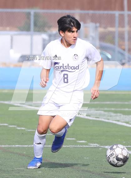 Thumbnail 1 in Carlsbad vs. Montgomery (Grossmont Holiday Tournament) photogallery.