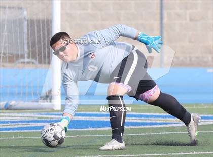 Thumbnail 1 in Carlsbad vs. Montgomery (Grossmont Holiday Tournament) photogallery.