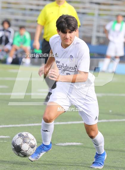 Thumbnail 1 in Carlsbad vs. Montgomery (Grossmont Holiday Tournament) photogallery.