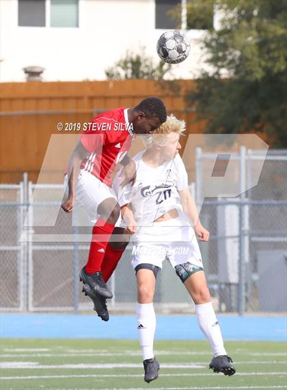 Thumbnail 2 in Carlsbad vs. Montgomery (Grossmont Holiday Tournament) photogallery.