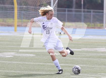 Thumbnail 2 in Carlsbad vs. Montgomery (Grossmont Holiday Tournament) photogallery.