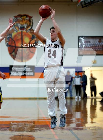 Thumbnail 2 in Isabella vs Thorsby (Chilton County Tournament) photogallery.