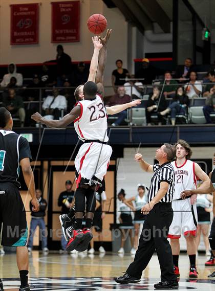 Thumbnail 2 in Salesian vs. Sheldon (CIF NorCal Regional Open Division Semifinal) photogallery.