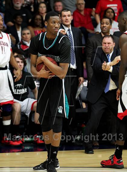 Thumbnail 3 in Salesian vs. Sheldon (CIF NorCal Regional Open Division Semifinal) photogallery.