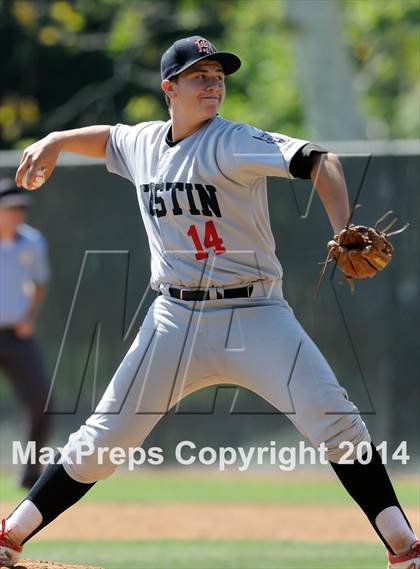 Thumbnail 1 in Tustin @ Orange Lutheran (Game 2) photogallery.