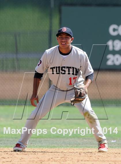 Thumbnail 2 in Tustin @ Orange Lutheran (Game 2) photogallery.
