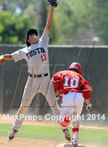 Thumbnail 3 in Tustin @ Orange Lutheran (Game 2) photogallery.