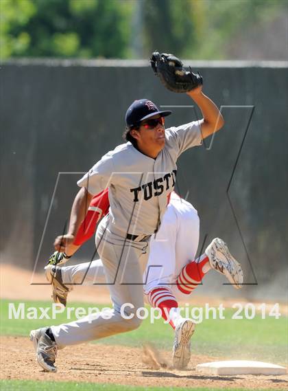 Thumbnail 2 in Tustin @ Orange Lutheran (Game 2) photogallery.
