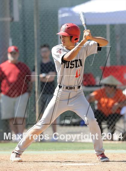 Thumbnail 2 in Tustin @ Orange Lutheran (Game 2) photogallery.