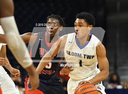 Thumbnail 2 in West Aurora vs. Bloom (Chicago Elite Classic) photogallery.