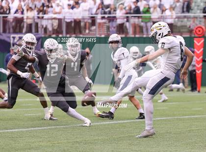 Thumbnail 3 in Lewisville vs. Keller (UIL 6A D1 Region Playoff) photogallery.