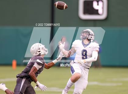 Thumbnail 3 in Lewisville vs. Keller (UIL 6A D1 Region Playoff) photogallery.