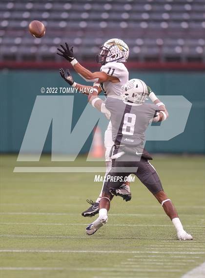 Thumbnail 3 in Lewisville vs. Keller (UIL 6A D1 Region Playoff) photogallery.