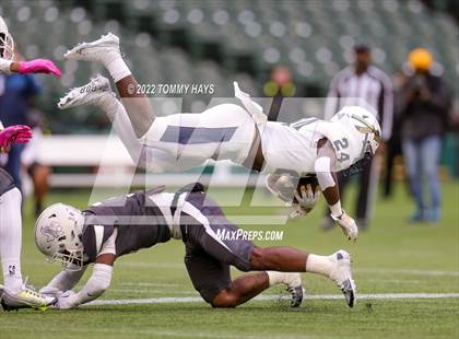Thumbnail 3 in Lewisville vs. Keller (UIL 6A D1 Region Playoff) photogallery.