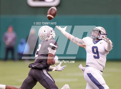 Thumbnail 3 in Lewisville vs. Keller (UIL 6A D1 Region Playoff) photogallery.