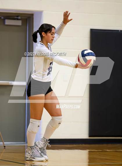Thumbnail 1 in Whitesboro vs. Farmersville (Denison Invitational Showcase) photogallery.