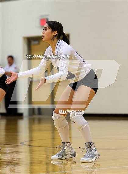 Thumbnail 2 in Whitesboro vs. Farmersville (Denison Invitational Showcase) photogallery.