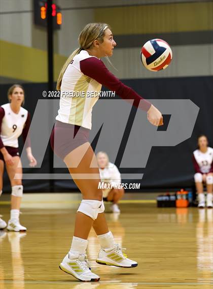 Thumbnail 1 in Whitesboro vs. Farmersville (Denison Invitational Showcase) photogallery.