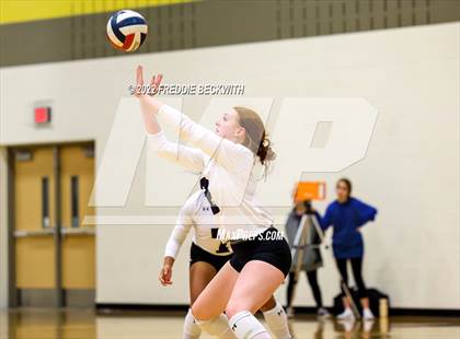 Thumbnail 2 in Whitesboro vs. Farmersville (Denison Invitational Showcase) photogallery.