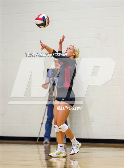 Thumbnail 2 in Whitesboro vs. Farmersville (Denison Invitational Showcase) photogallery.
