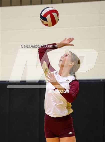 Thumbnail 2 in Whitesboro vs. Farmersville (Denison Invitational Showcase) photogallery.