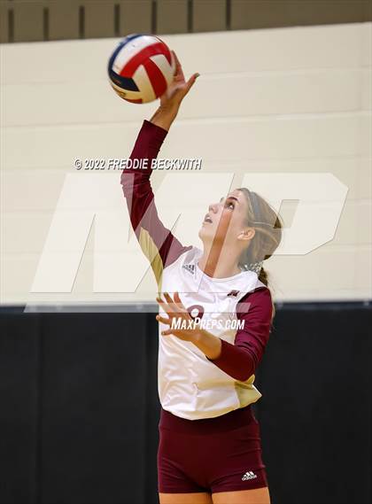 Thumbnail 3 in Whitesboro vs. Farmersville (Denison Invitational Showcase) photogallery.