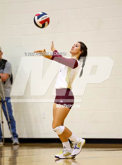 Thumbnail 1 in Whitesboro vs. Farmersville (Denison Invitational Showcase) photogallery.