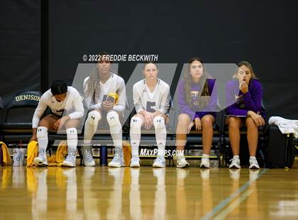 Thumbnail 1 in Whitesboro vs. Farmersville (Denison Invitational Showcase) photogallery.