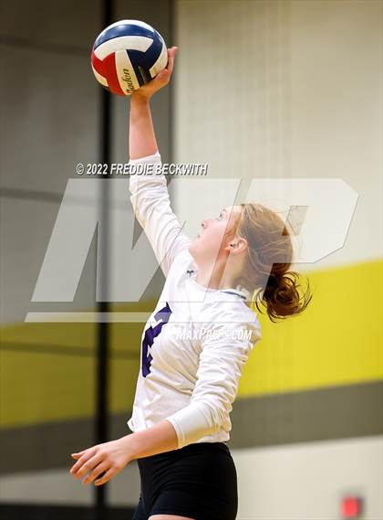 Thumbnail 3 in Whitesboro vs. Farmersville (Denison Invitational Showcase) photogallery.