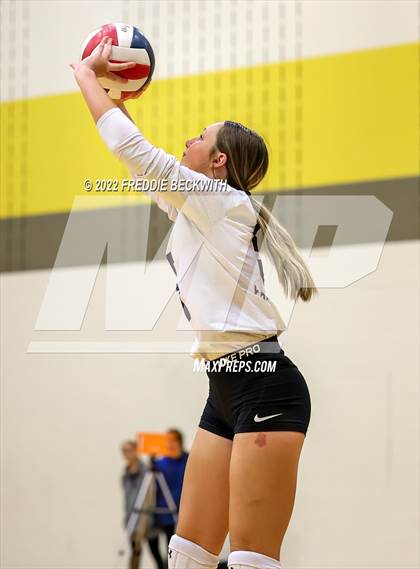 Thumbnail 3 in Whitesboro vs. Farmersville (Denison Invitational Showcase) photogallery.