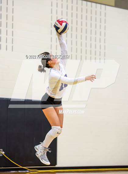 Thumbnail 1 in Whitesboro vs. Farmersville (Denison Invitational Showcase) photogallery.