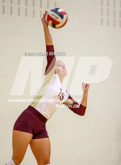 Thumbnail 3 in Whitesboro vs. Farmersville (Denison Invitational Showcase) photogallery.