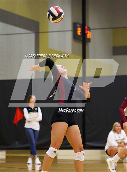 Thumbnail 2 in Whitesboro vs. Farmersville (Denison Invitational Showcase) photogallery.