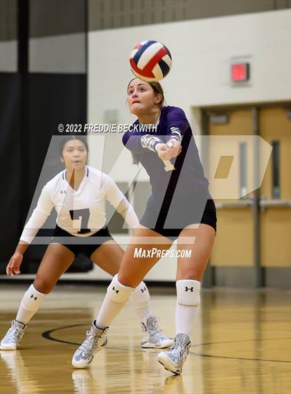 Thumbnail 3 in Whitesboro vs. Farmersville (Denison Invitational Showcase) photogallery.