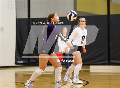 Thumbnail 2 in Whitesboro vs. Farmersville (Denison Invitational Showcase) photogallery.