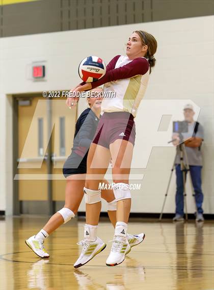 Thumbnail 3 in Whitesboro vs. Farmersville (Denison Invitational Showcase) photogallery.