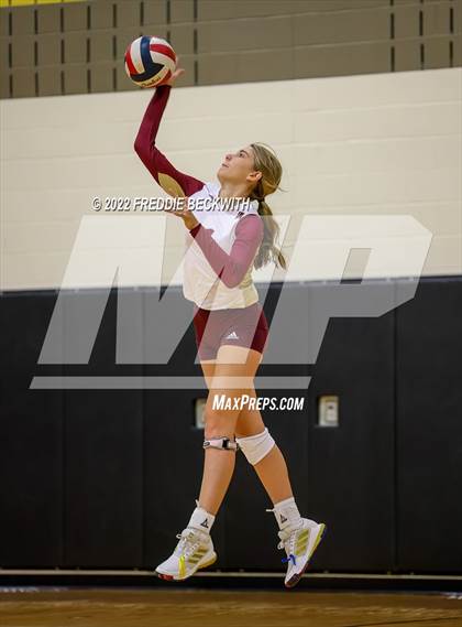 Thumbnail 3 in Whitesboro vs. Farmersville (Denison Invitational Showcase) photogallery.